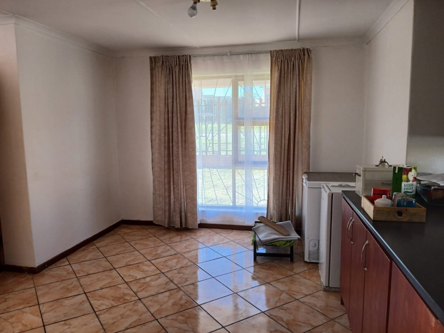 5 Bedroom Property for Sale in Club View Eastern Cape
